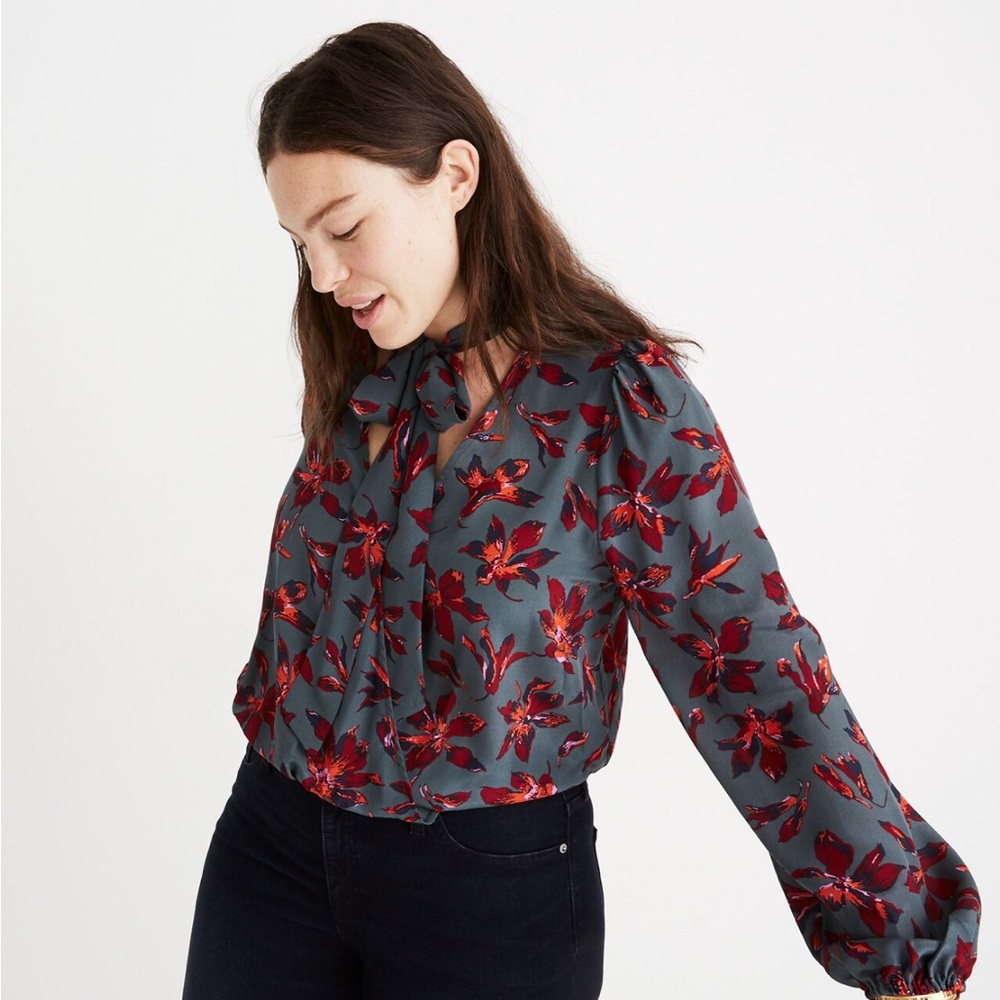 Like new! 100% Silk Tie-Neck Wrap Top in Winter Orchid